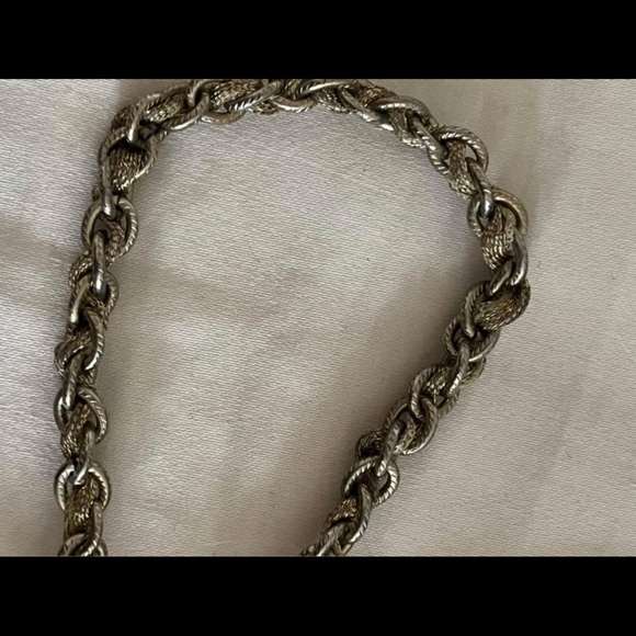 Elegant silver metal vintage chain - Picture 2 of 4